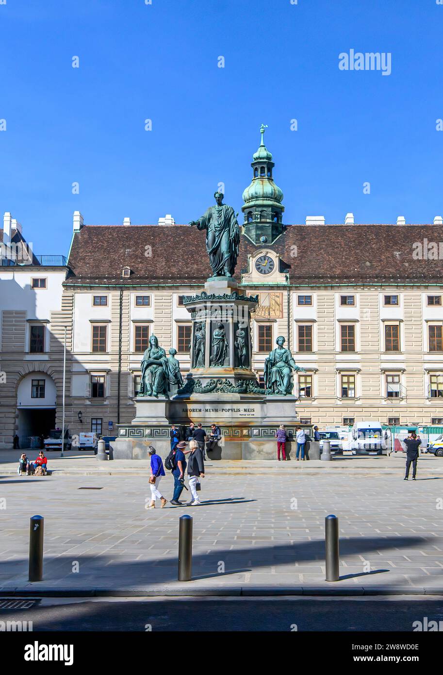 Wien, Österreich. Denkmal für Kaiser Franz I. von Österreich im Innerer Burghof in der Hofburg in Wien Stockfoto