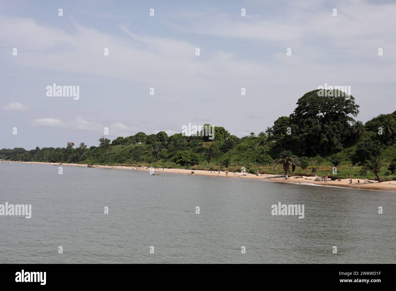 Allgemeine Ansichten des Strandlebens in Lungi-Town, Freetown, Sierra Leone, Afrika. Stockfoto