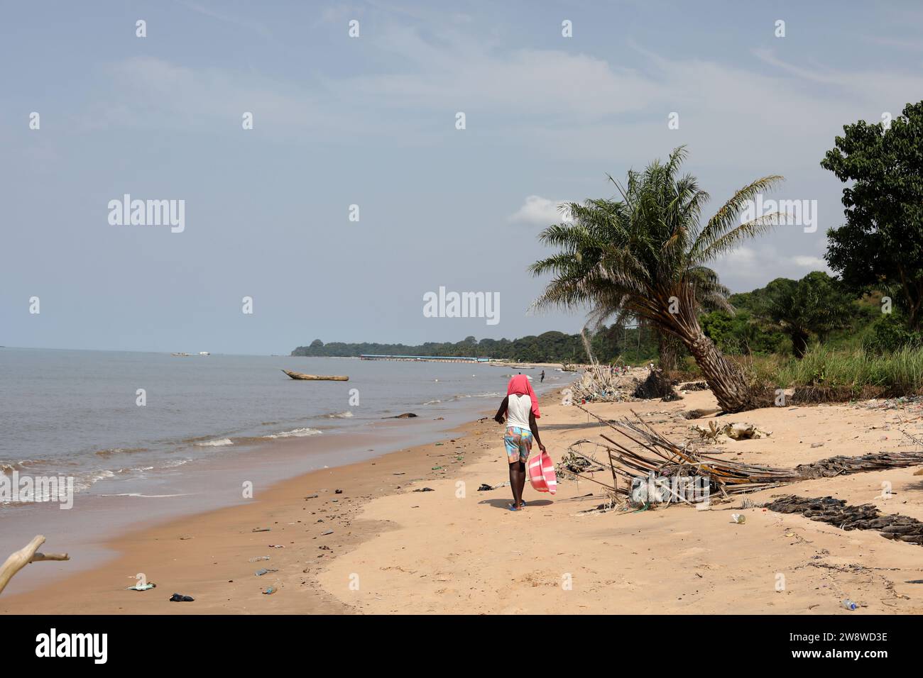 Allgemeine Ansichten des Strandlebens in Lungi-Town, Freetown, Sierra Leone, Afrika. Stockfoto