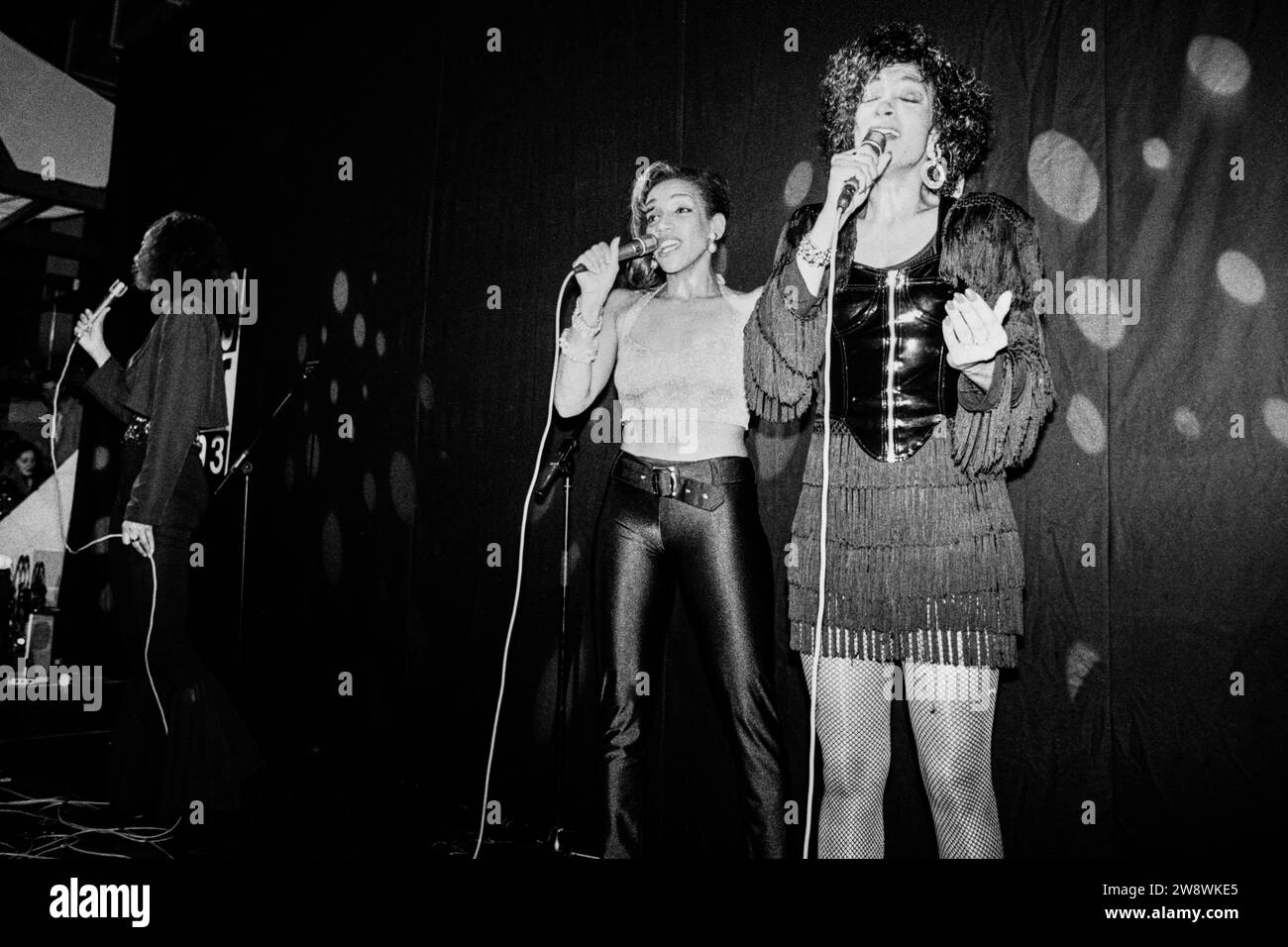 SISTER SLEDGE, CARDIFF, 1993: Disco Icons Sister Sledge spielt am 8 ...