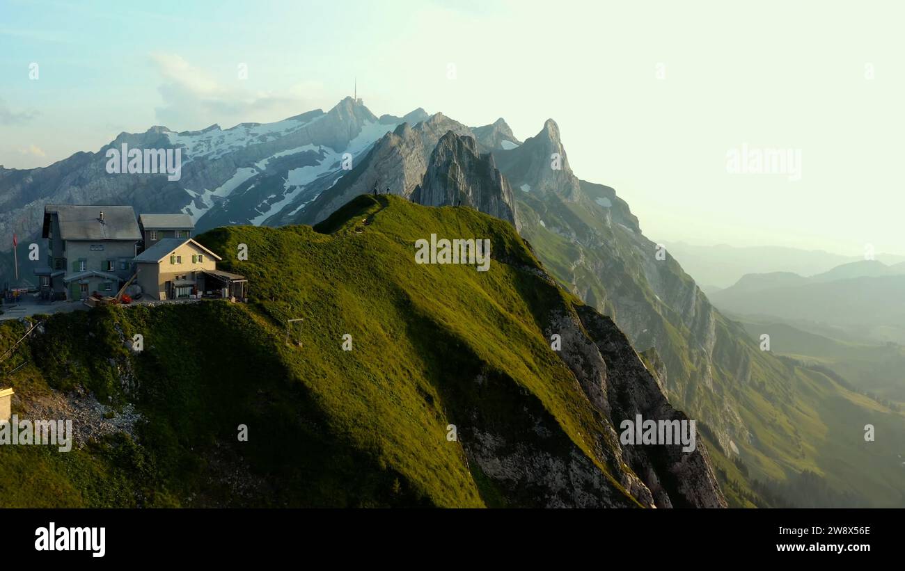 Schweiz Familienhaus auf einem Berg - Ein sehr hohes Berghaus in der Schweiz Stockfoto