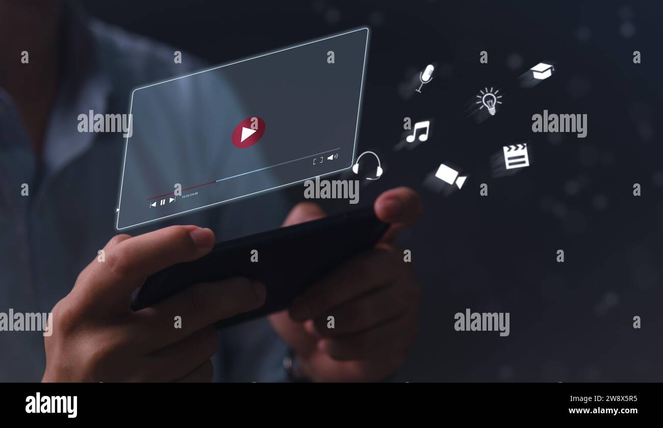 Soziale Netzwerke im Cyberspace Internet digitale Online-Technologie Multimedia-Streaming und Musikhören oder Bildungs-Symbol virtueller Bildschirm Konzept. Stockfoto