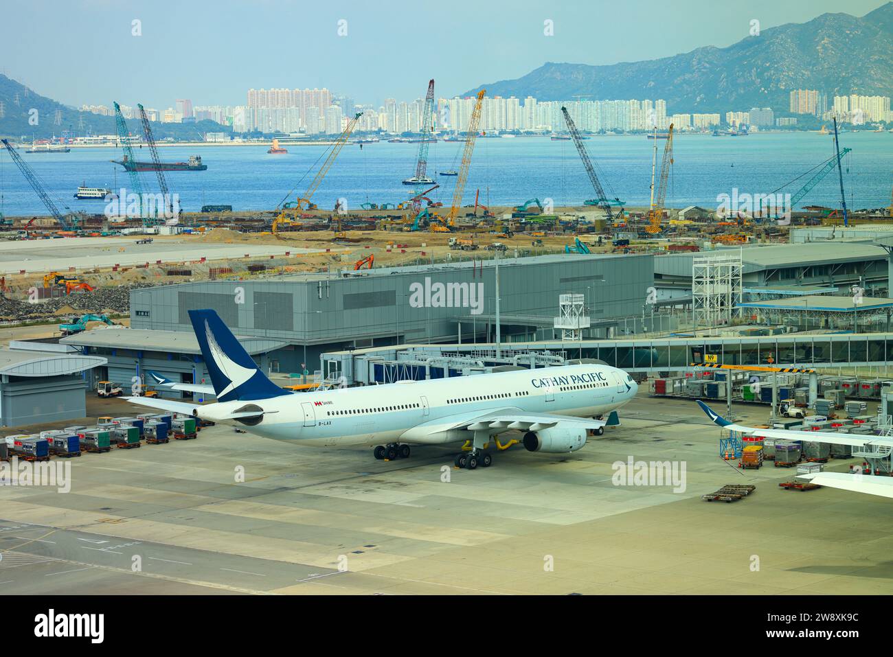 Die Cathay Pacific Airlines Flotte des Airbus A330-300 wurde am Flughafen Hongkong betrieben. Stockfoto