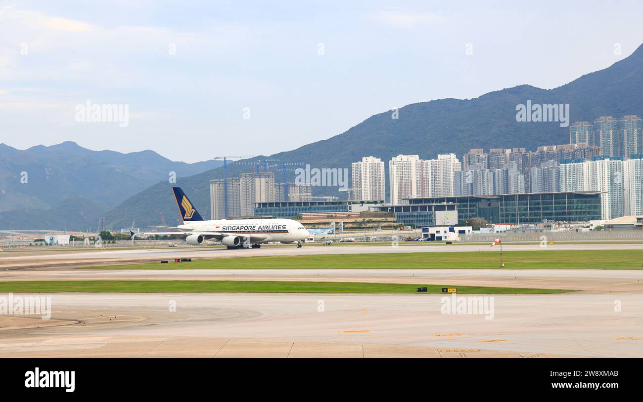 Die Fluggesellschaft Airbus A380-800 ON aus Singapur wurde am Hong Kong International Airport, Hongkong, durchgeführt. Stockfoto