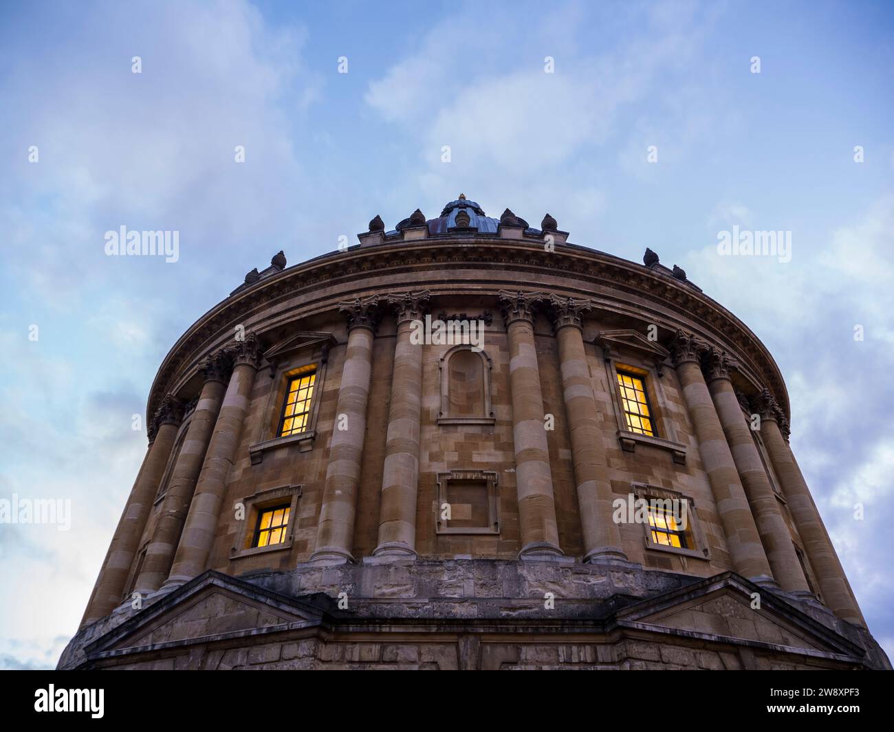 Abenddämmerung, Radcliffe Camera, University of Oxford, Oxford, Oxfordshire, England, Großbritannien, GB. Stockfoto