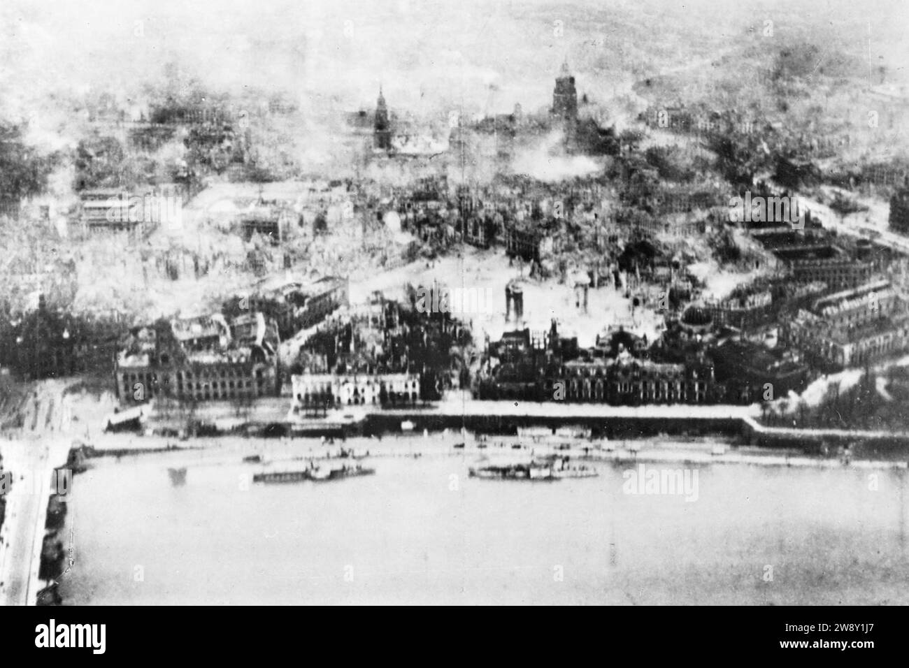 DRESDEN 1945 nach dem Bombenanschlag der RAF und USAAF vom Februar 13-15. Stockfoto