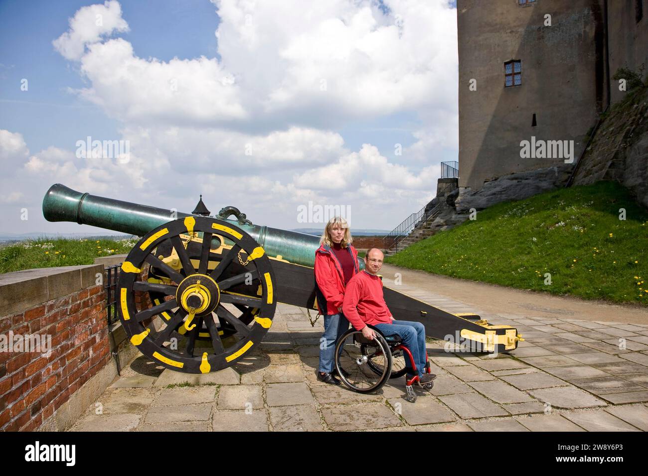 Rollstuhlfahrer auf der Festung Königstein Stockfoto