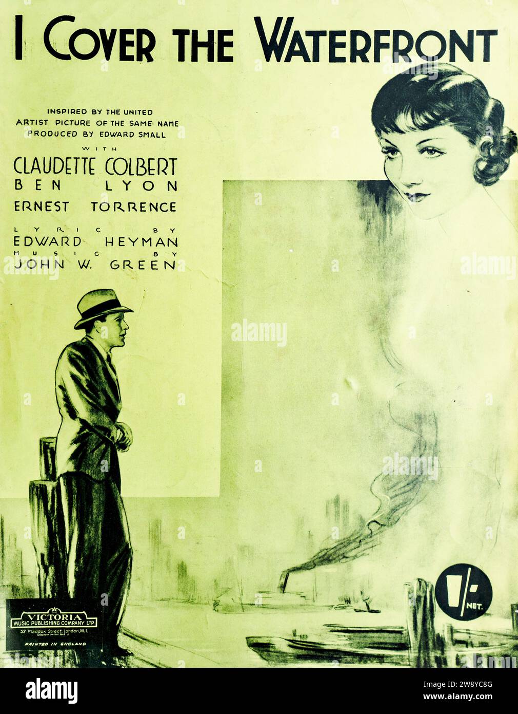 Notencover für I Cover the Waterfront, Texte von Edward Heyman und Musik von John W. Green, inspiriert von dem gleichnamigen United Artists-Film von Edward Small aus dem Jahr 1933. Der Film spielte Claudette Colbert, Ben Lyon und Ernest Torrence in den Hauptrollen. Diese Ausgabe, die von Victoria Music Publishing Company Ltd., London, veröffentlicht wurde, veranschaulicht das Thema des romantischen Dramas mit stimmungsvollen Kunstwerken eines Mannes am Wasser und einem Frauenporträt, das den Einfluss des Kinos auf die populäre Musik der 1930er Jahre widerspiegelt Stockfoto