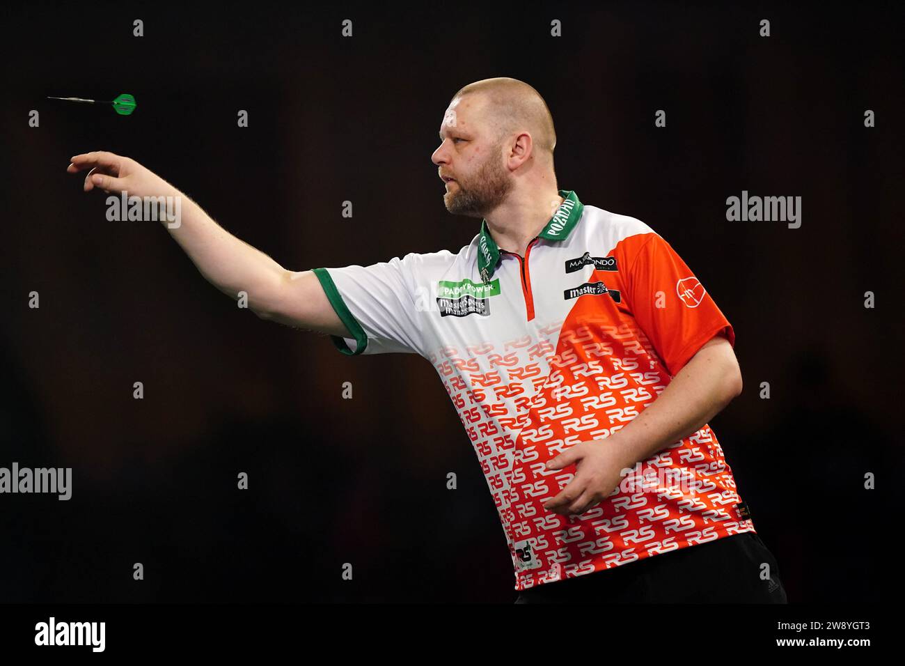 Radek Szaganski im Kampf gegen Raymond van Barneveld (nicht abgebildet