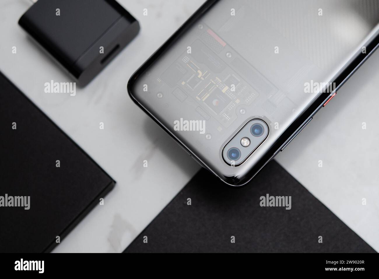 HCMC, VN - Dez. 2023. Xiaomi Mi 8 EE Smartphone für redaktionelle Zwecke Stockfoto