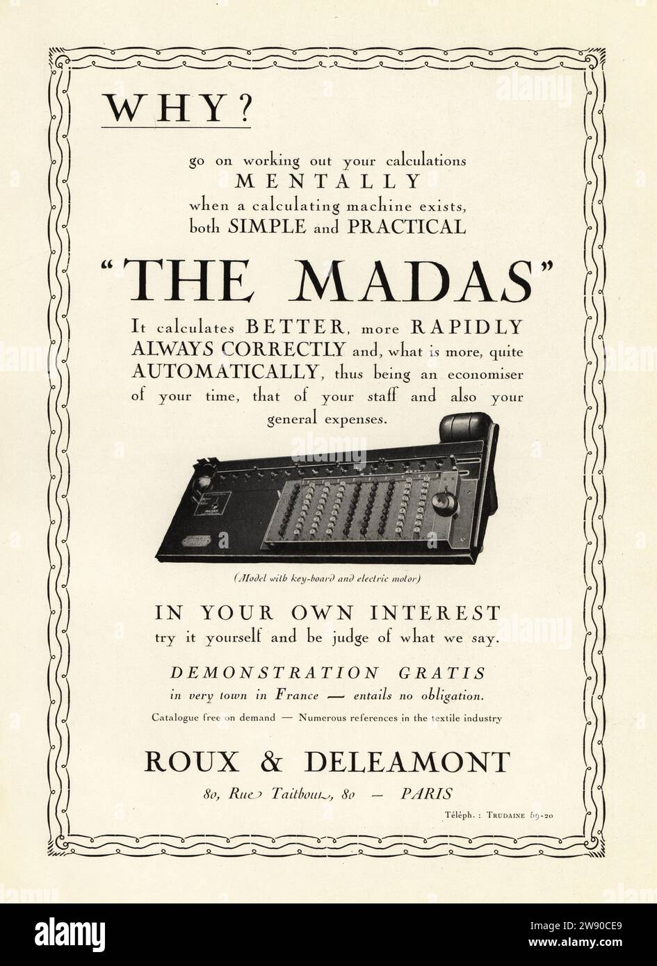 Zeitschriftenanzeige für die Madas-Rechenmaschine, AGB, Paris, 1925. Modell mit Tastatur und Elektromotor. Produziert von Roux und Deleamont, 80 rue Taitbout, Paris. Gedruckte Anzeige von Art, Gicht, Beaute, herausgegeben von der Modezeitschrift AGB, Lyon, 1925. Stockfoto