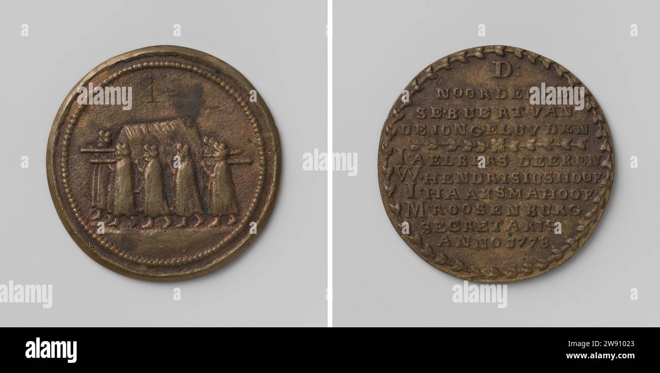Nachbarschaft Noordeinde in den Haag, Begräbnis-Penalismus der Jonguyden mit Nr. 1, Anonym, 1778 Messingmedaille. Vorne: Sechs Männer mit Leiche unter Nummer 1 im Perlenrand. Touren Seite: Inschrift Binnenbladerkrans der Haager Messing (Legierung) Guss / Gravur Noordeinde Stockfoto