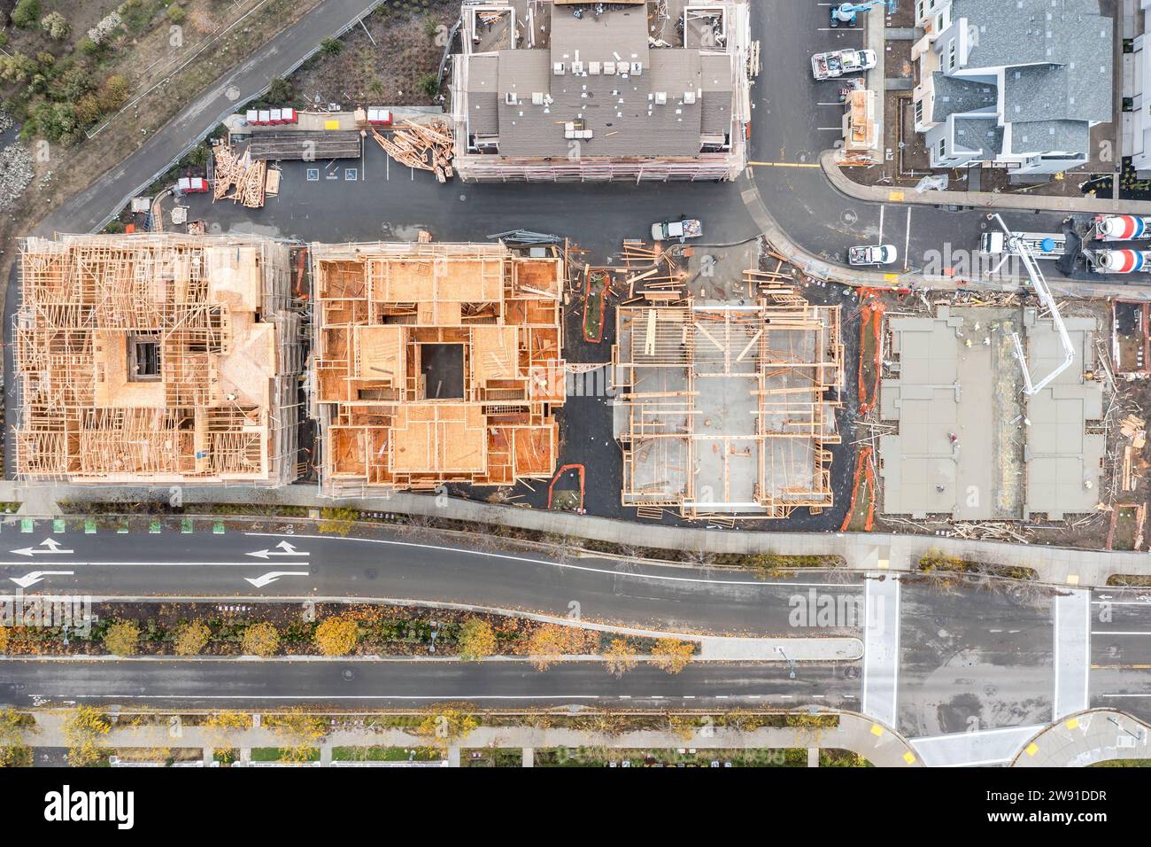 Luftaufnahmen über einer Baustelle von Wohngebäuden Stockfoto