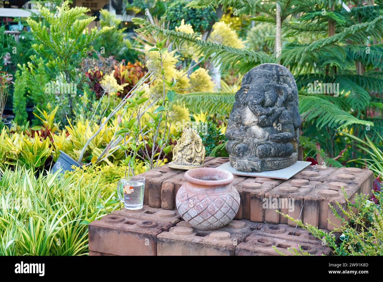 Einer von Shivas Söhnen ist die Ganesha-Statue, ein Elefantengott, dessen Gesicht. Stockfoto