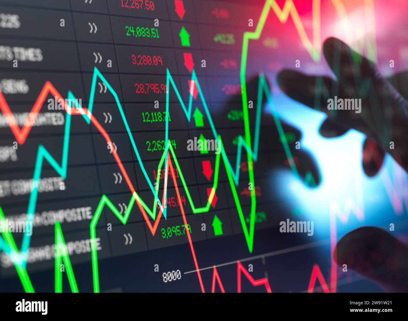 Händler überprüft Börsendaten auf dem Bildschirm Stockfoto