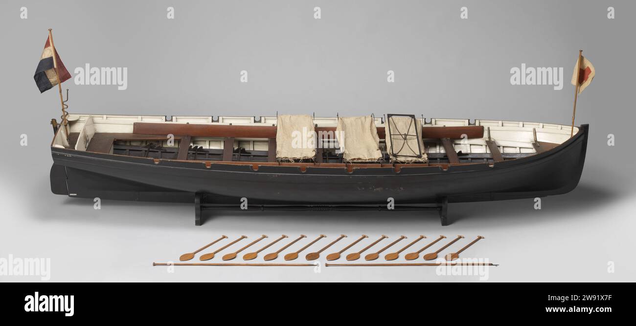 Modell eines Krankenhausstarts, Rijkswerf Willemsoord, 1877 Schiffsmodell. Demonstrationsmodell Polychromatiertes Spannmodell, ausgestattet mit drei Tragen, auf einem Standard. Es handelt sich um eine rutschige Seitenriemen-Schlaufe aus sechzehn Bändern mit flachem Spiegel, die Naht zu beiden Enden steigt, ein doppelter Kiel herum. Es hat acht Zimmer mit Eisenbahnstöcken und eine offene Kabine mit der nationalen Waffe gegen das Setzbrett gemalt. Gegen die Länge der Balken werden Balken über die Witwen gelegt, auf denen über das Boot Bahren gelegt werden können. Die Bahren bestehen aus zwei Holzstäben, zwischen denen man angespannt sein kann, mit Eisenteig; Semi -r Stockfoto