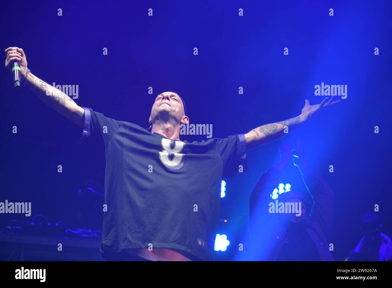 Forio di Ischia Provinz Neapel 22. Dezember 2023: Der italienische Rapper Clementino im Live-Konzert für die Veranstaltungen von Forio zu Weihnachten. Stockfoto