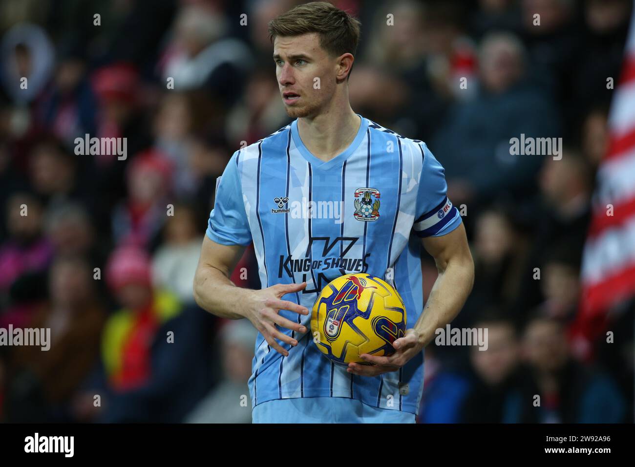 Sunderland, Großbritannien. Dezember 2023. Ben Sheaf von Coventry City während des Sky Bet Championship-Spiels zwischen Sunderland und Coventry City im Stadion of Light, Sunderland am Samstag, den 23. Dezember 2023. (Foto: Michael Driver | MI News) Credit: MI News & Sport /Alamy Live News Stockfoto