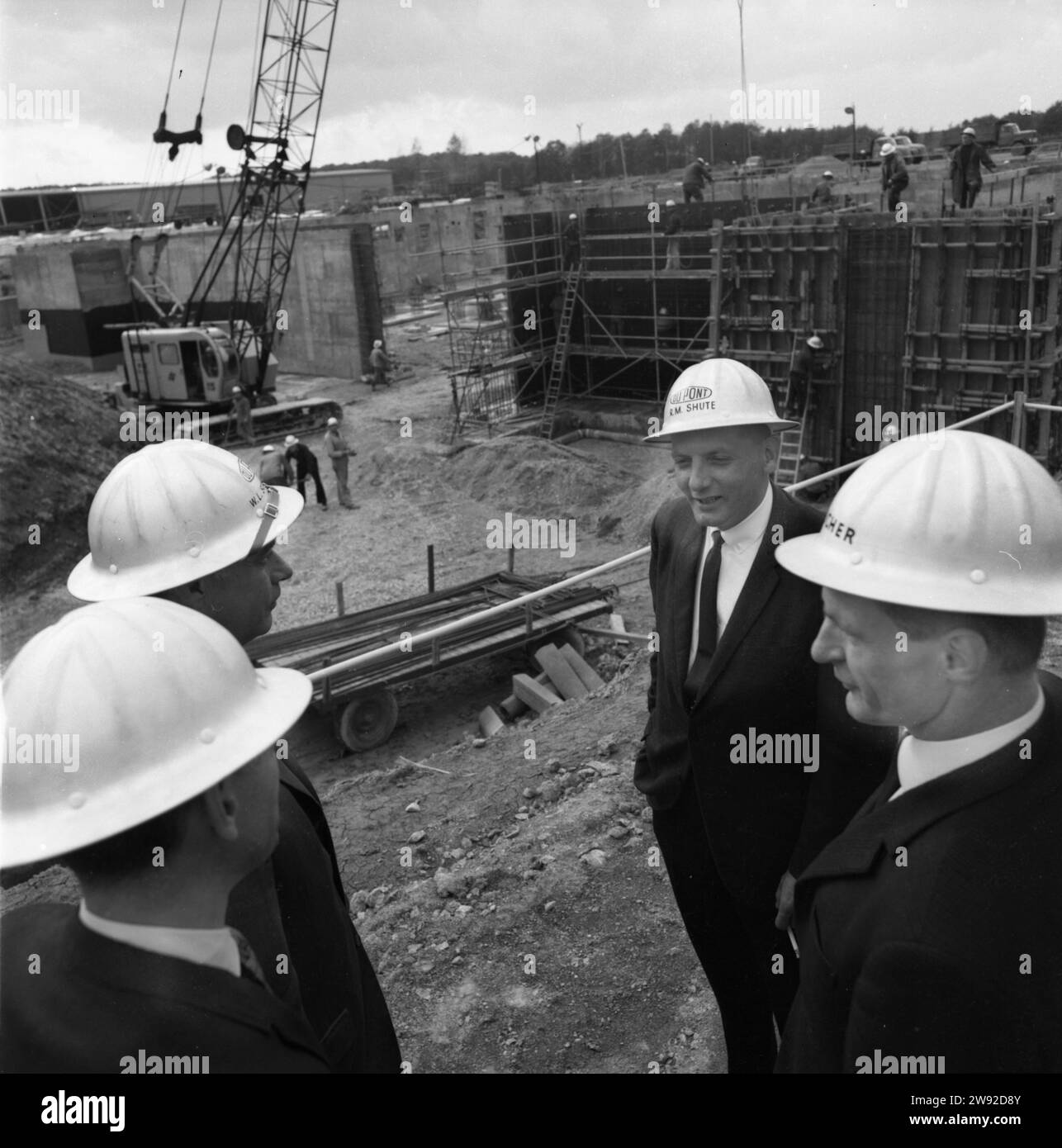 DEU, Deutschland, Dortmund: Persönlichkeiten aus Politik, Wirtschaft und Kultur aus den Jahren 1965-71. Führende Mitarbeiter im Bauingenieurwesen ca. 1965 MRja! Stockfoto