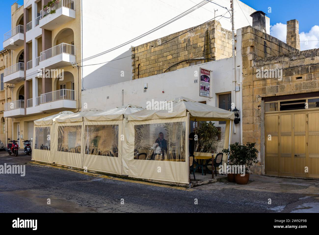 Das Tal-Furnar Restaurant diente früher als Bäckerei in Xaghra, Malta Stockfoto