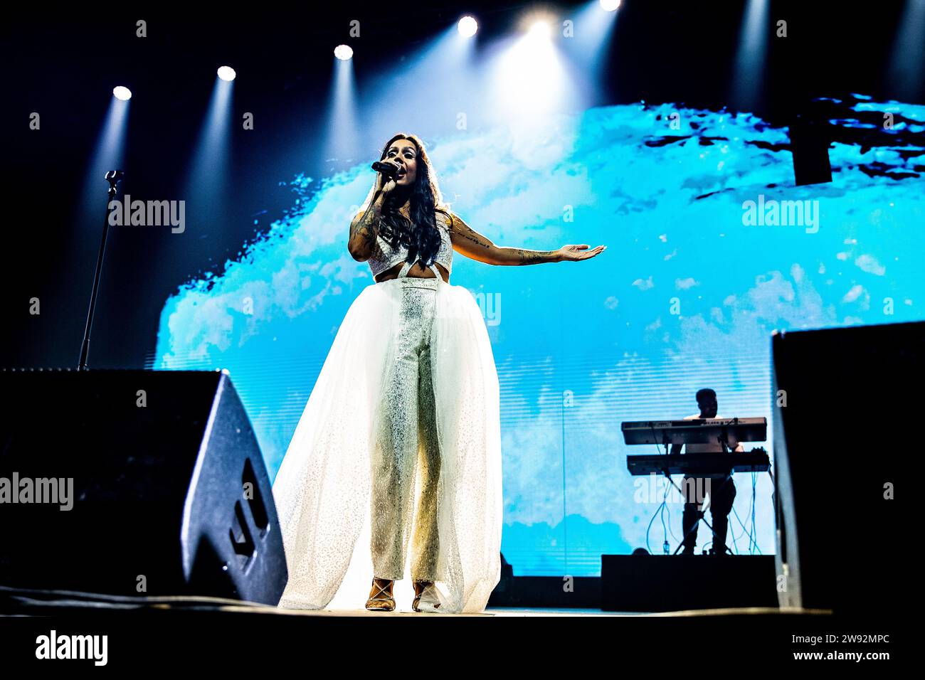 AMSTERDAM: Die niederländische Sängerin Tabitha während eines AFAS Live-Auftritts. Die Künstlerin gibt ihr bisher größtes Konzert mit ihrer Show „Life Lessons“. ANP PAUL BERGEN niederlande aus - belgien aus Stockfoto