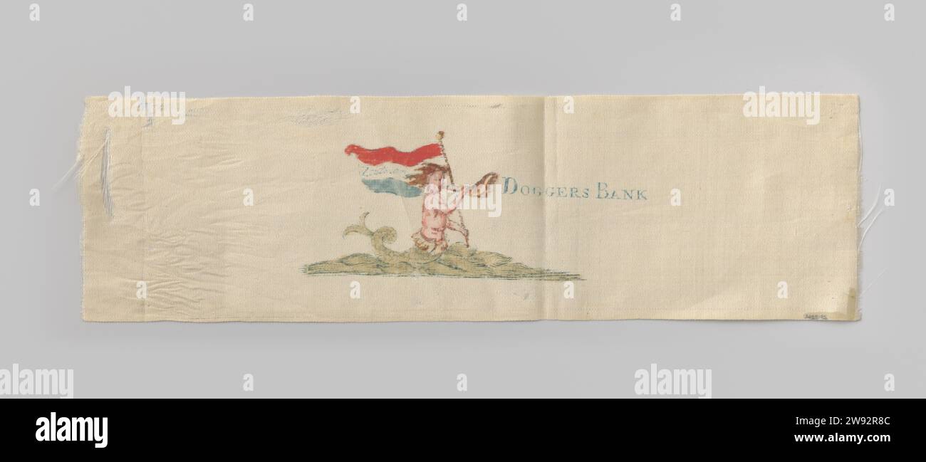 Doggersbanklint, anonym, in oder nach 1781 Band (Material) Band, auf dem der „Sieg“ von Schout-by-Nacht Zoutman auf den Engländern in der Schlacht bei der Doggersbank im August 1781 gefeiert wird. Weißes Band, auf dem ein Oval in der Mitte zwei Schiffe auf See und die Aufschrift „Doggersbank“. Links und rechts vom Oval eine niederländische Flagge, ein Anker und ein Ast. Farben: Rot, grün, gelb und orange. Schwarze Inschrift links vom Oval: Triomphe de Zoutman. Niederlande Seide Doggersbank Stockfoto