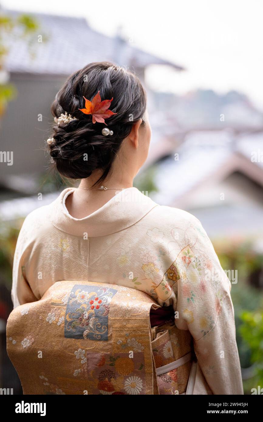 Japanische weibliche Kimono Porträt Rückansicht Fotografie. Kyoto, Japan. Stockfoto