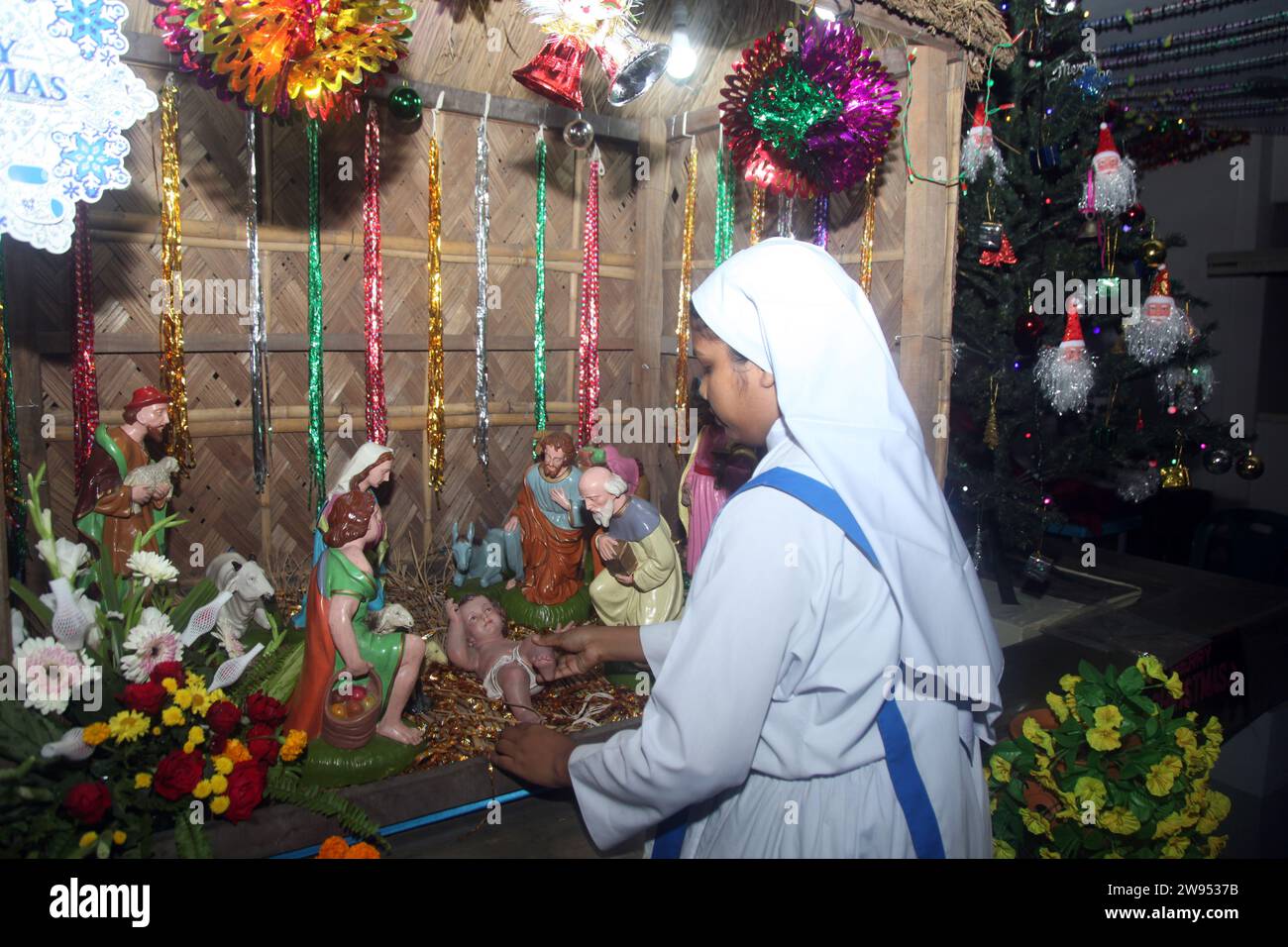 Dhaka Bangladesch 24. Dezember 2023, Dhaka's große Hotels und Kakrail Church in Dhaka bereiten sich auf Weihnachten vor, eines der größten christlichen Feste der Welt Stockfoto