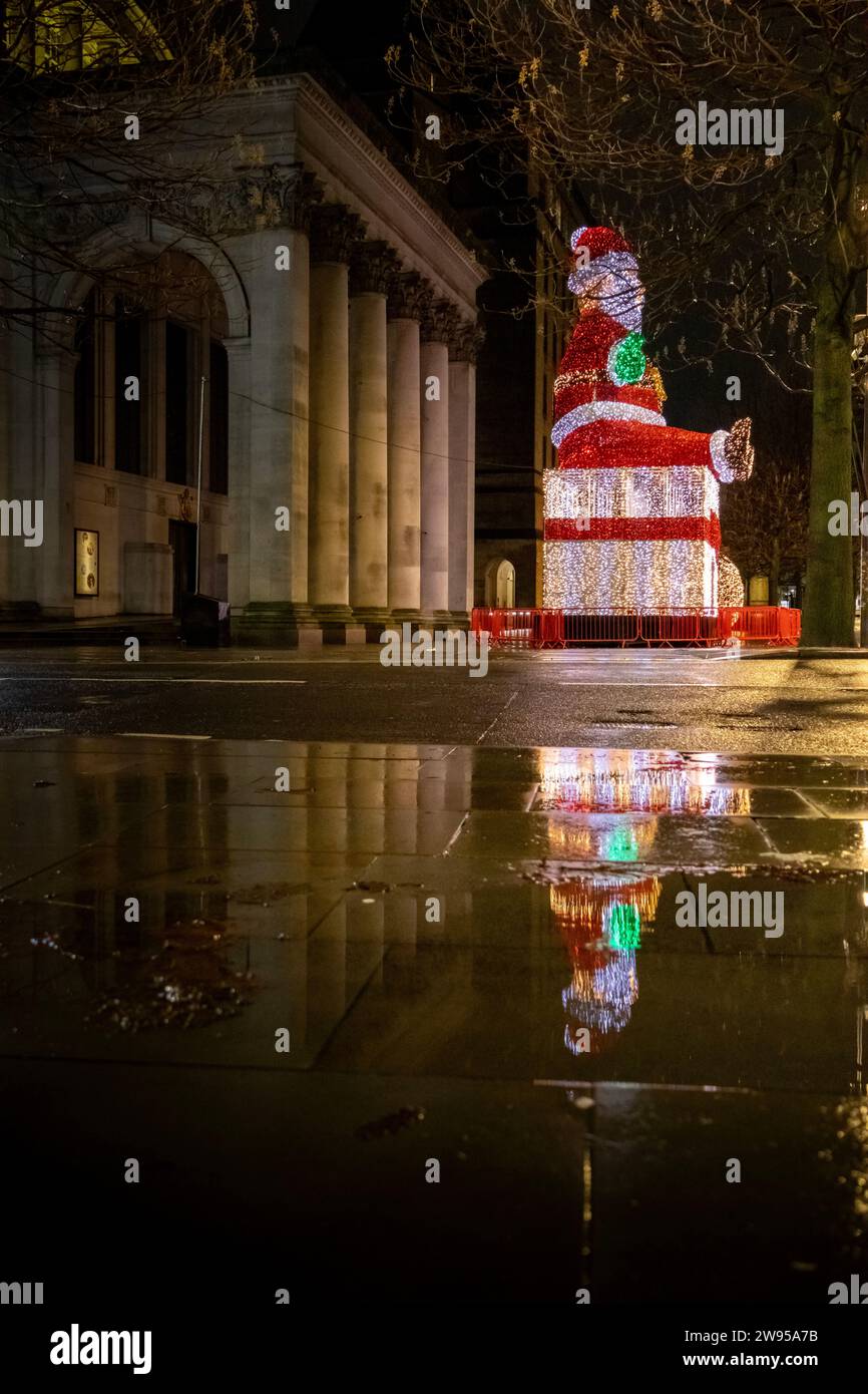 Vater Weihnachten in der Central Library, Manchester Series 5 Stockfoto