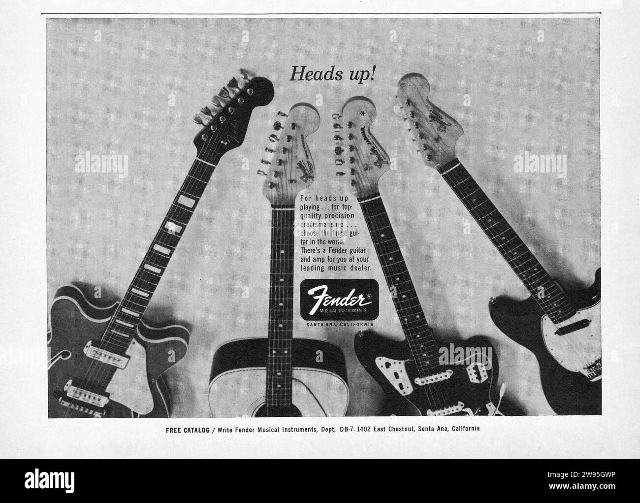 Eine Retro-Werbung aus einer Musikzeitschrift der Mitte der 1960er Jahre für Fender-Gitarren und Verstärker. Stockfoto