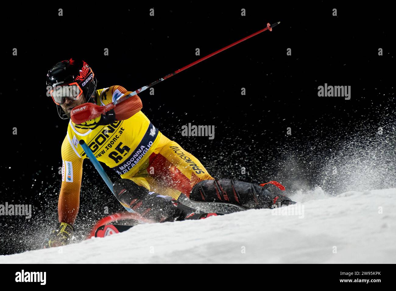 Madonna di Campiglio, Trient, Italien 22. Dezember 2023: GARAY Aingeru (ESP) nimmt an der Audi FIS Alpinski-Weltmeisterschaft 2023-24 Herren Slalom Ra Teil Stockfoto