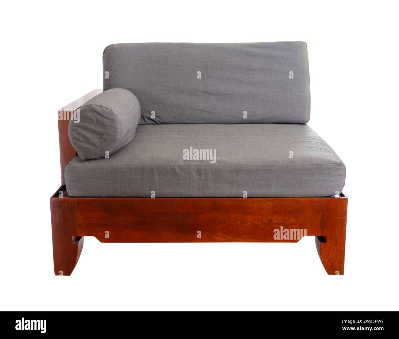 Grau gesteppter Vintage Art Deco Stil Sessel auf Holzgestell und Beine ist isoliert auf weißem Hintergrund mit Schneidepfad. Frontansicht Serie von f Stockfoto