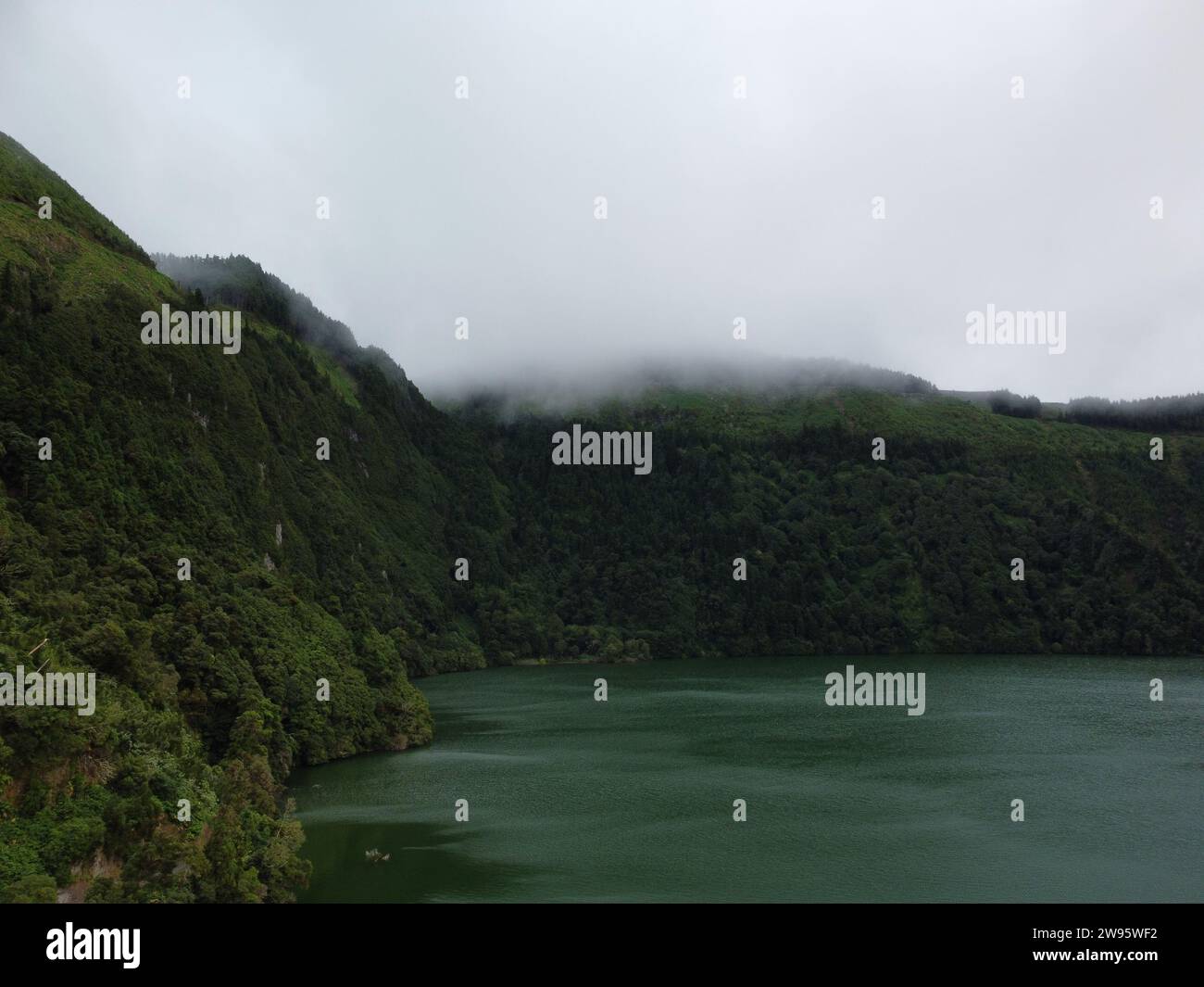 Sete Cidades ist eine portugiesische Gemeinde, die zur Gemeinde Ponta Delgada auf der Insel São Miguel in der autonomen Region Azoren gehört. Stockfoto