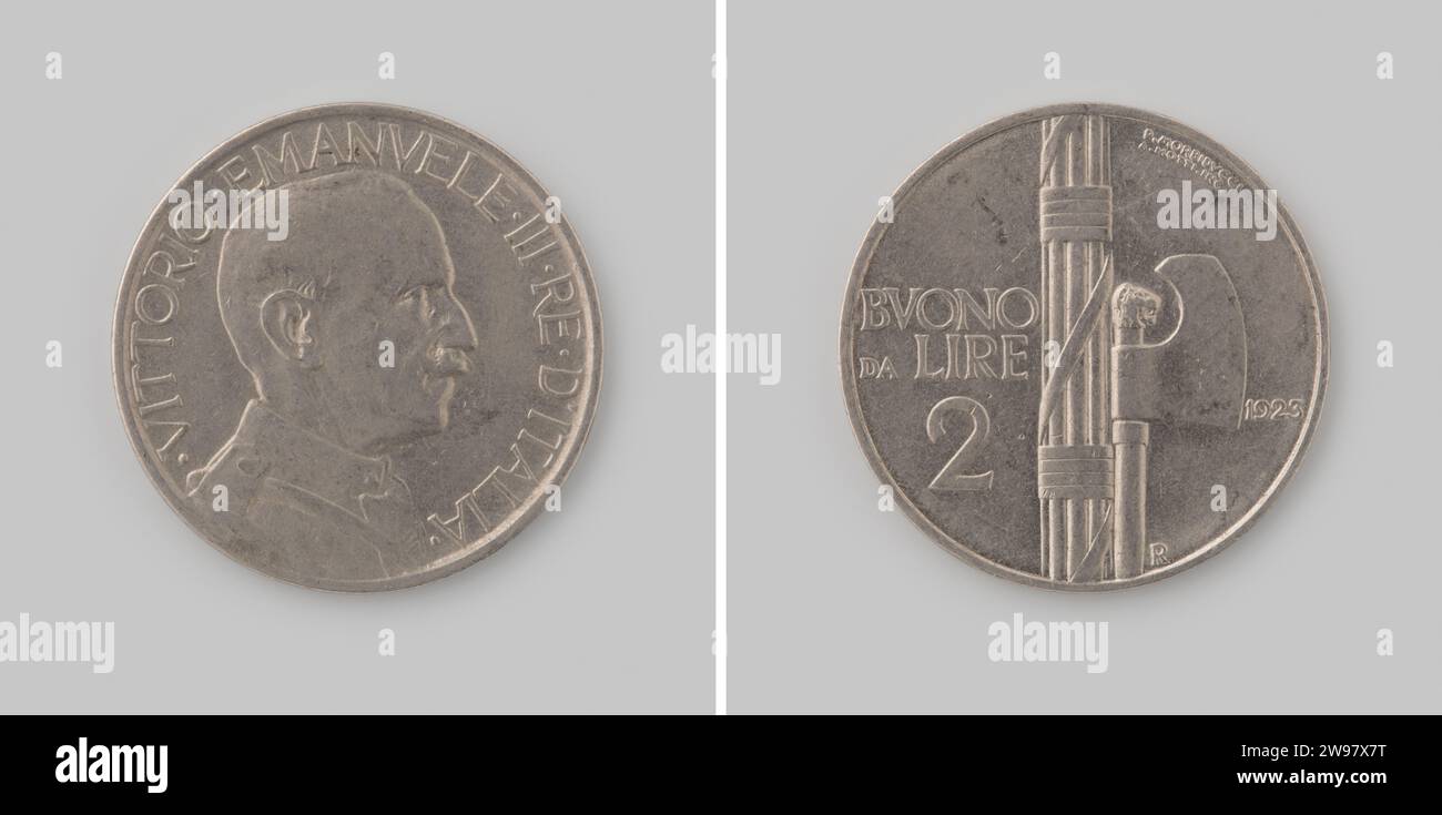 2 Lire aus Italien von König Vittorio Emanuele III., 1923, 1923 Münze Nickel. Vorderseite: Porträt des Königs rechts. Rückwärts: Aufrechtes Pfeilbündel mit Axt. Links davon Wertangabe und rechts vom Jahr, einschließlich Münzzeichen: Buchstabe R [= Rom]. Glatte Kante. Rom Nickel (Metall) Strick (Metallbearbeitung) Stockfoto