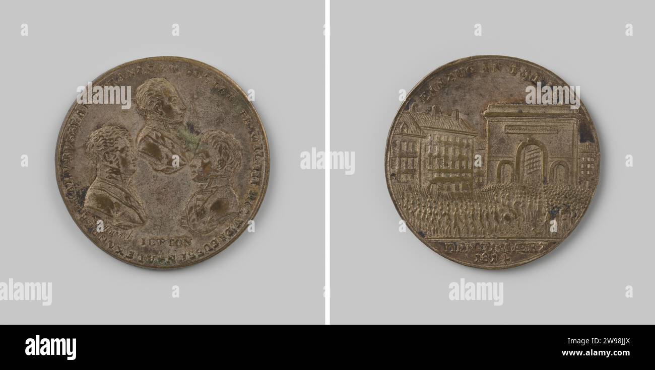 Einzug der Alliierten in Paris 1814, Johann Thomas Stettner, 1814 Geschichtsmedaille Silverly Messing Medaille, auf der Vorderseite die Porträts von Alexander van Russland, Frans II. Von Österreich und Frederik Willem III. Van Pruissen, mit Wechsel und Ausschnitt. Soldaten marschieren auf der Unterseite durch ein Triumphtor, mit Omschrift und schneidendem Text. Nürnberger Messing (Legierung) Schlagzange (Metallbearbeitung) Stockfoto