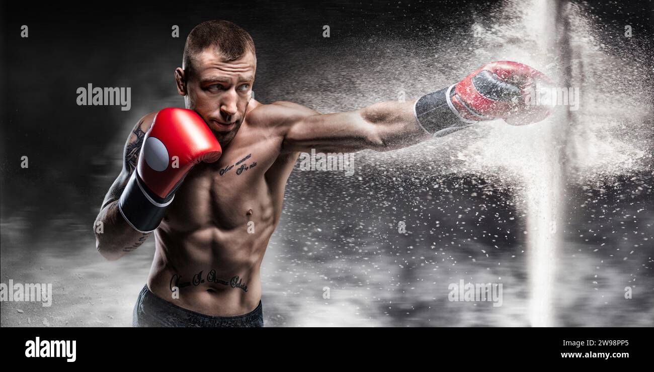 Der professionelle Boxer bricht die Barriere mit einem Handschuh. Staub und Ablagerungen sind übergelaufen. 3D-Rendering. Sportkonzept. Gemischte Medien Stockfoto