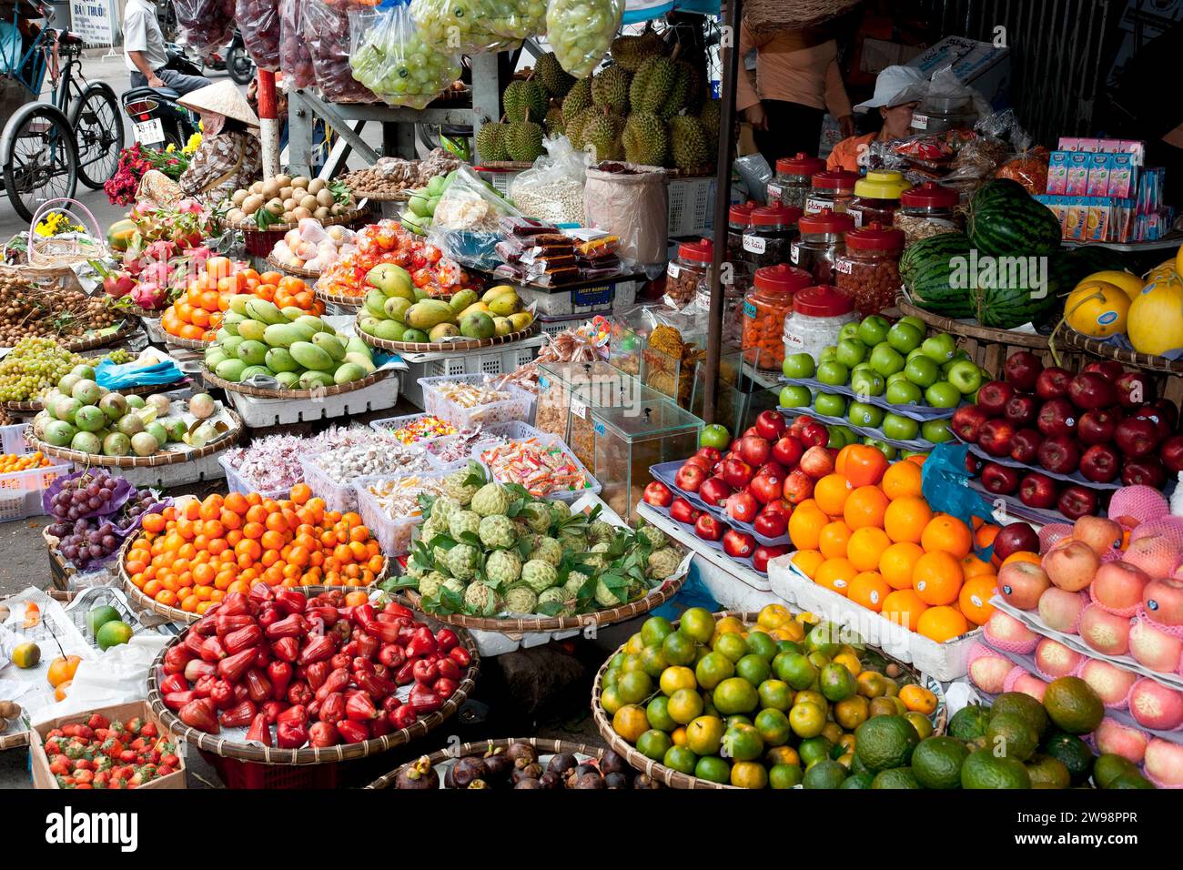 Obst- und Gemüsemarkt in Nha Trang, Vietnam Stockfoto