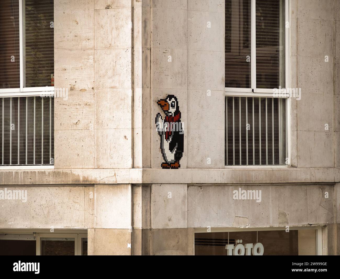 Die Pixel Street Art über Gebäude in Madrid, Spanien Stockfoto