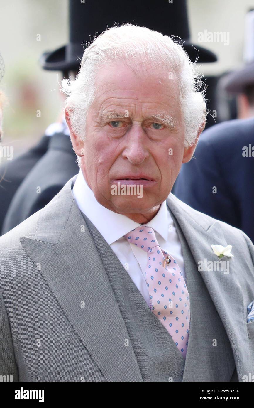 22.06.2023, Ascot, Windsor, GBR - König Karl III Aussen, Aussenaufnahme, britisch, Emotion, England, englisch, enttaeuscht, Europa, europaeisch, genervt, Großbritannien, HF, HM König Karl III., Hochformat, König Karl III., König König König III., König König König Karl, Königshaus, Persoenlichkeit, Portraet, Porträt, Ratlos, Ratlosigkeit, Royal Ascot, Royals, Vereinigtes Koenigreich, Vereinigtes Koenigreich Grossbritannien, Westeuropa, Windsor 230622D085ROYAL ASCOT.JPG *** 22 06 2023, Ascot, Windsor, GBR King Charles III außen, Außenaufnahme, british, Emotion, England, englisch, enttäuscht, Europa Stockfoto