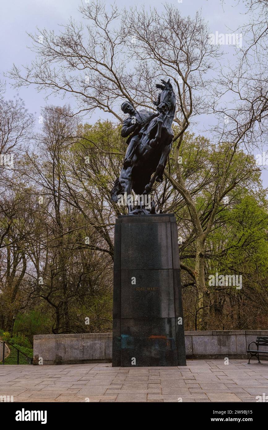 New York, USA - 13. April 2023: Jose Marti Statue im Central Park. Stockfoto