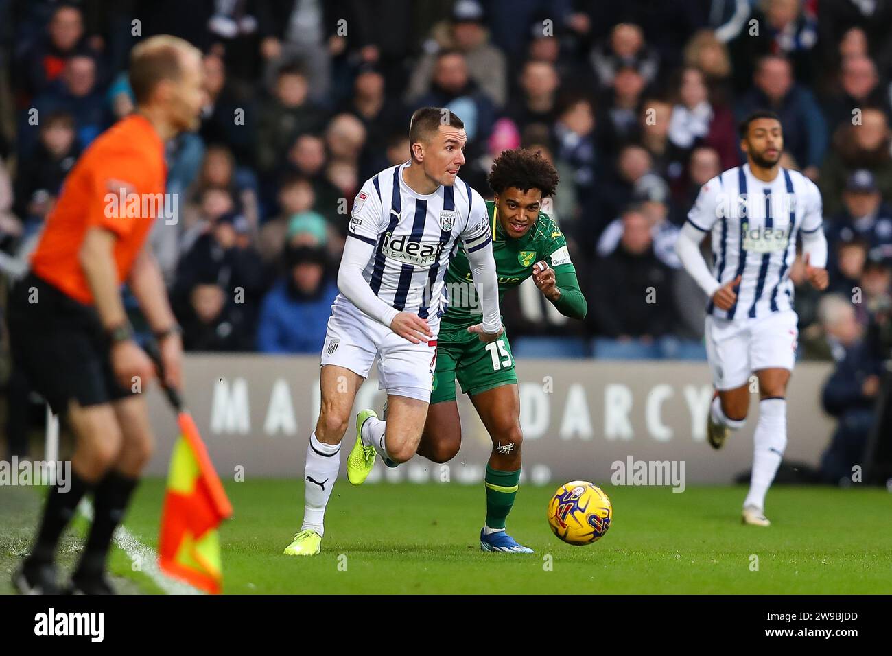 Jed Wallace von West Bromwich in Aktion während des Sky Bet Championship-Spiels zwischen West Bromwich Albion und Norwich City in den Hawthorns, West Bromwich am Dienstag, den 26. Dezember 2023. (Foto: Gustavo Pantano | MI News) Credit: MI News & Sport /Alamy Live News Stockfoto