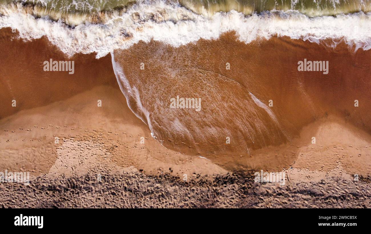 Die Tonklippe von Canoa Quebrada. Unglaublicher brasilianischer Strand Stockfoto