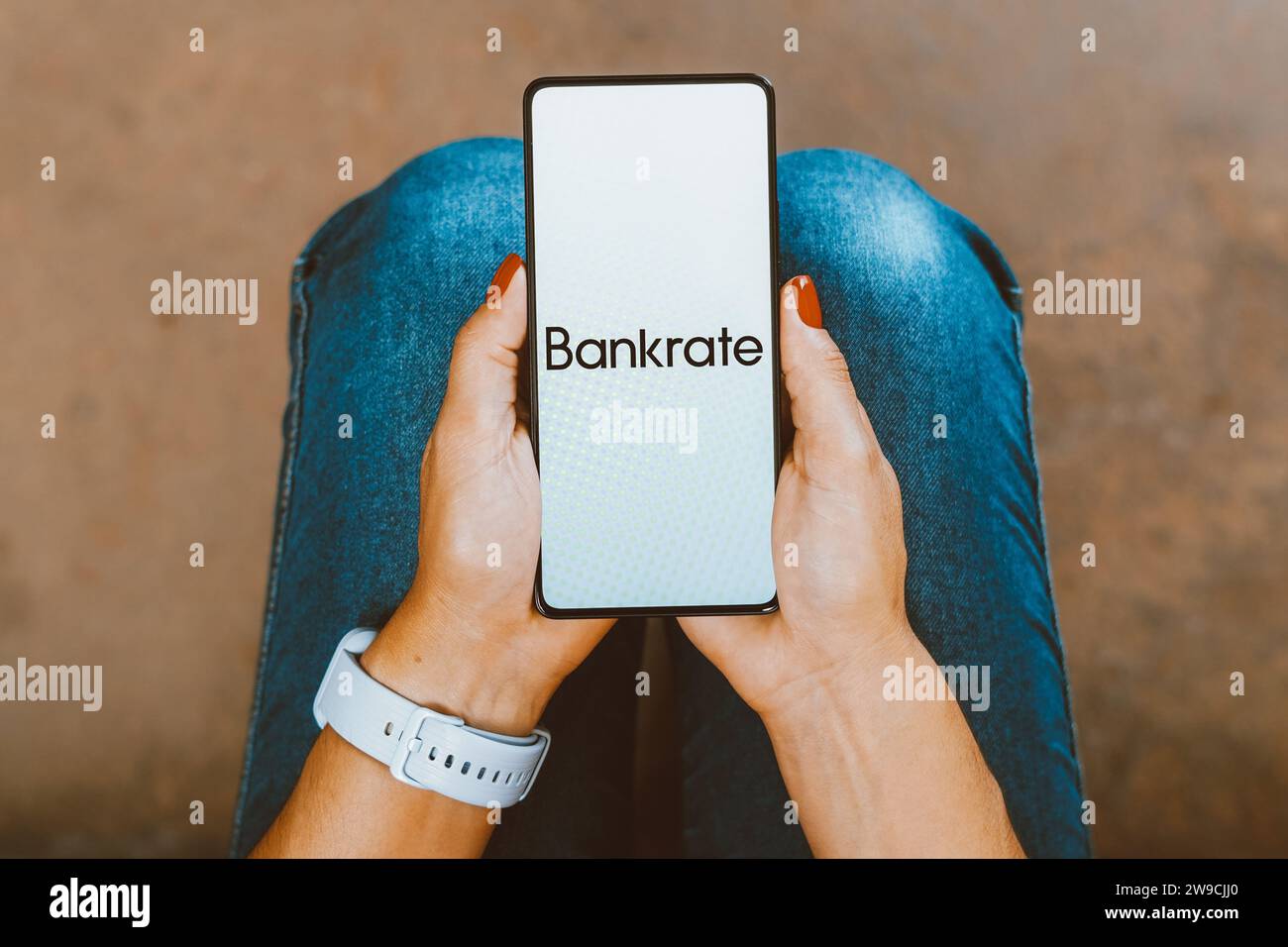 Brasilien. Dezember 2023. In dieser Abbildung wird das Bankrate-Logo auf einem Smartphone-Bildschirm angezeigt. (Foto von Rafael Henrique/SOPA Images/SIPA USA) *** ausschließlich für redaktionelle Nachrichten *** Credit: SIPA USA/Alamy Live News Stockfoto