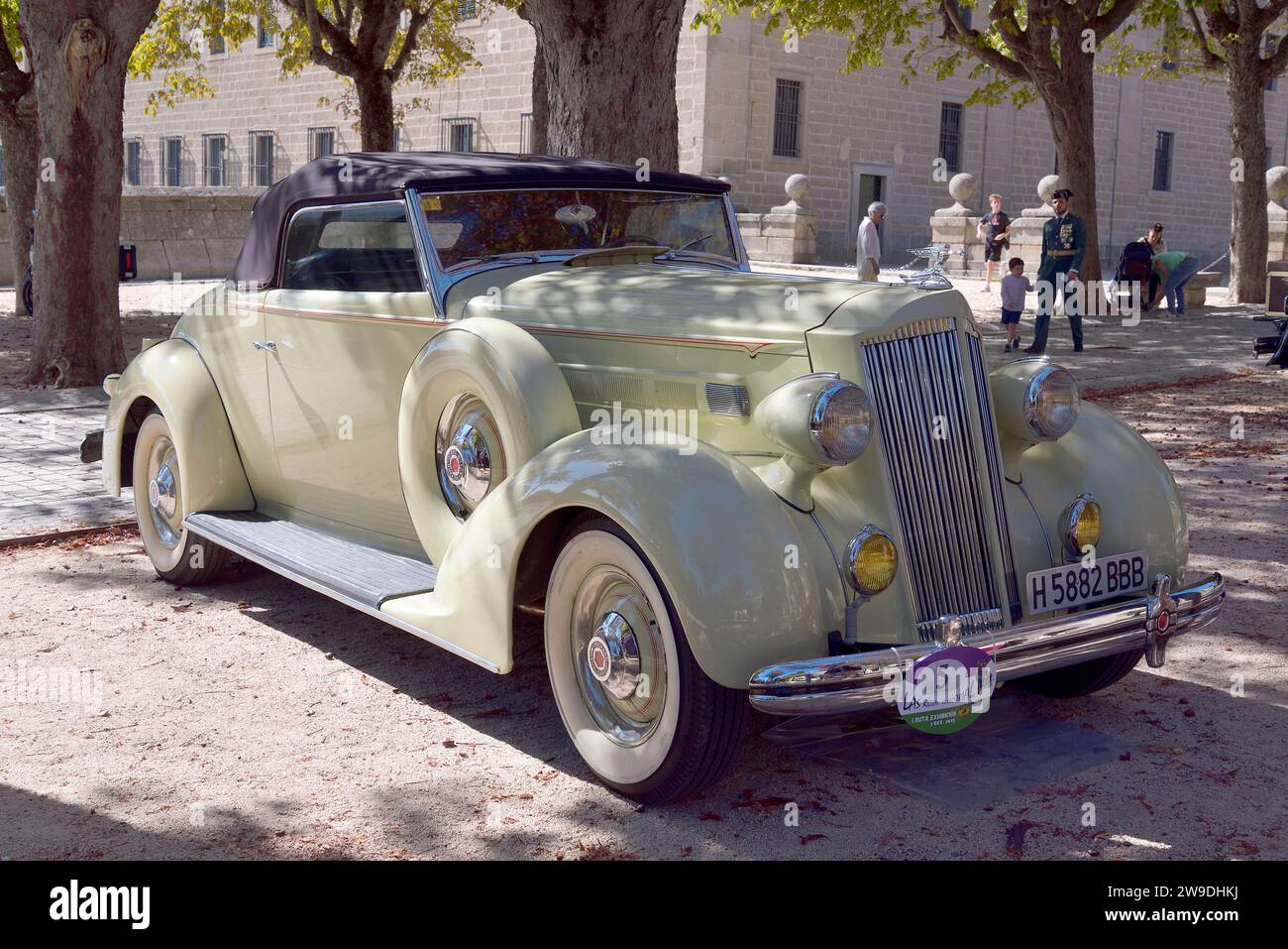 Ein Packard Oldtimer auf einem Automobilfestival in San Lorenzo de El Escorial, Madrid. Stockfoto