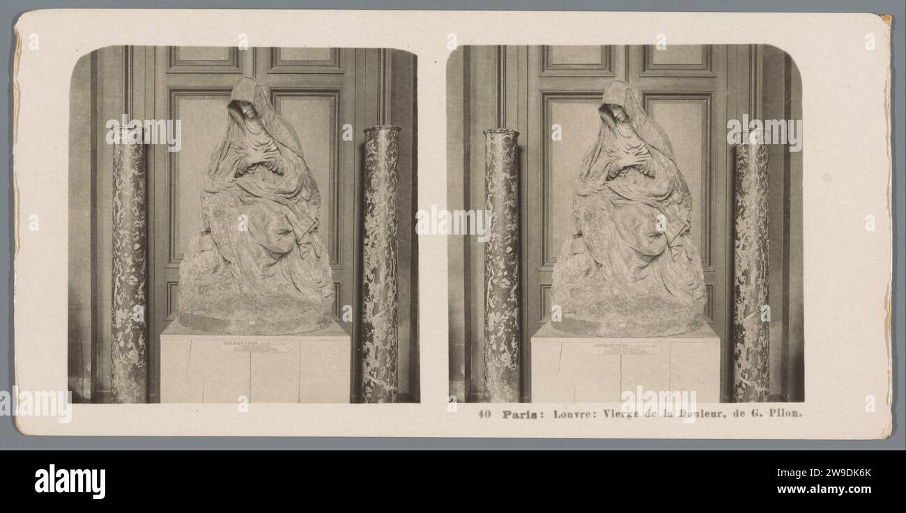 Skulptur von Germain Pilon im Musée du Louvre in Paris, Darstellung von Onze-Lieve-Vrouw van Smarten, neue Photographic Gesellschaft, 1904 stereographische Louvre Museum-Pappe. Fotografischer Träger Gelatine Silberdruck Our Lady of the Sorrows. Skulptur Stockfoto