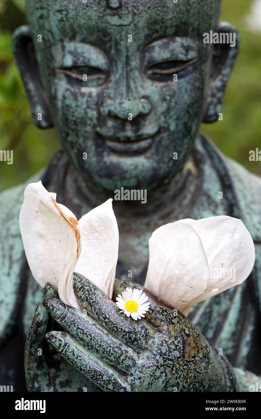 Buddha-Statue, Japanischer Garten, Leverkusen, Nordrhein-Westfalen, Deutschland, Europa Stockfoto