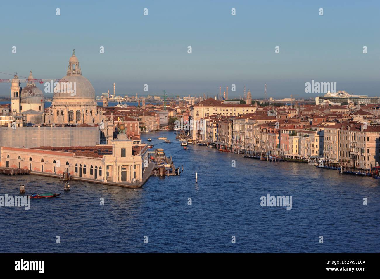 Basilica di Santa Maria della Salute am Eingang zum Canale Grande, Venedig, Italien. Stockfoto