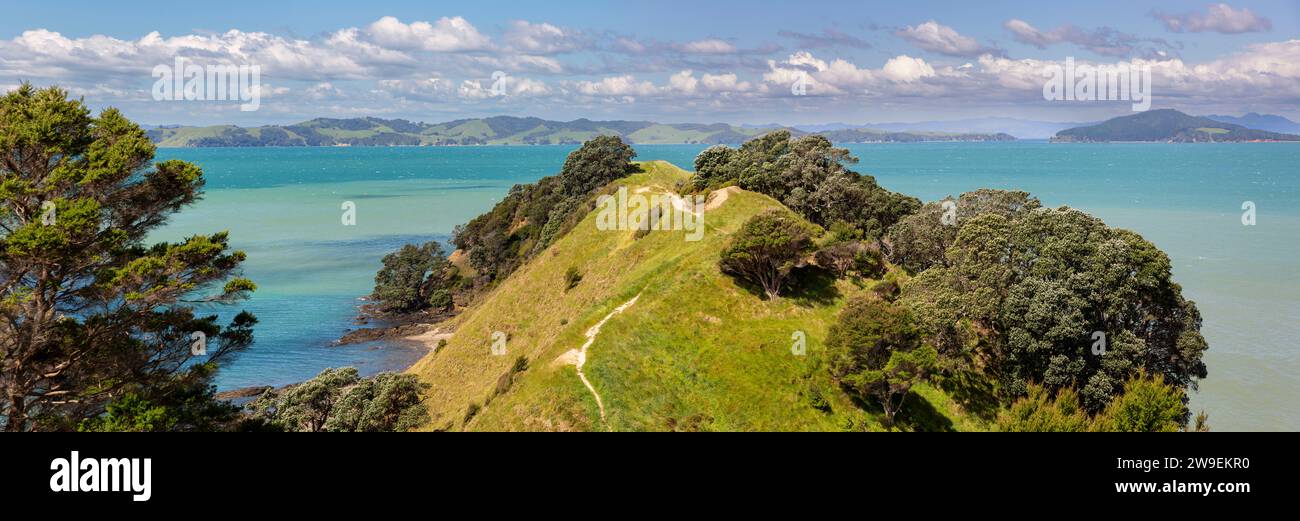 Historischer Whakakakaiwhara Pā Spaziergang im Duder Regional Park, Region Auckland/Nordinsel/Neuseeland. Der Point of Land ist die historische Stätte von A Stockfoto