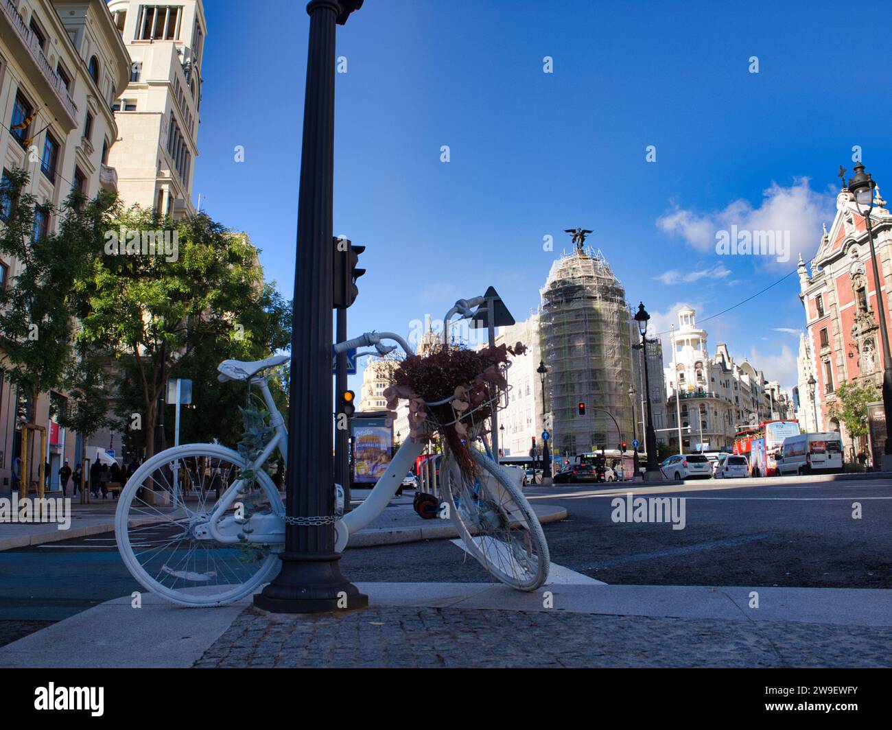 Metropolis Building - schönes Bürozentrum an der Ecke Calle de Alcala und Gran Via. Das Metropolis Building ist ein meistfotografierter Anblick Stockfoto