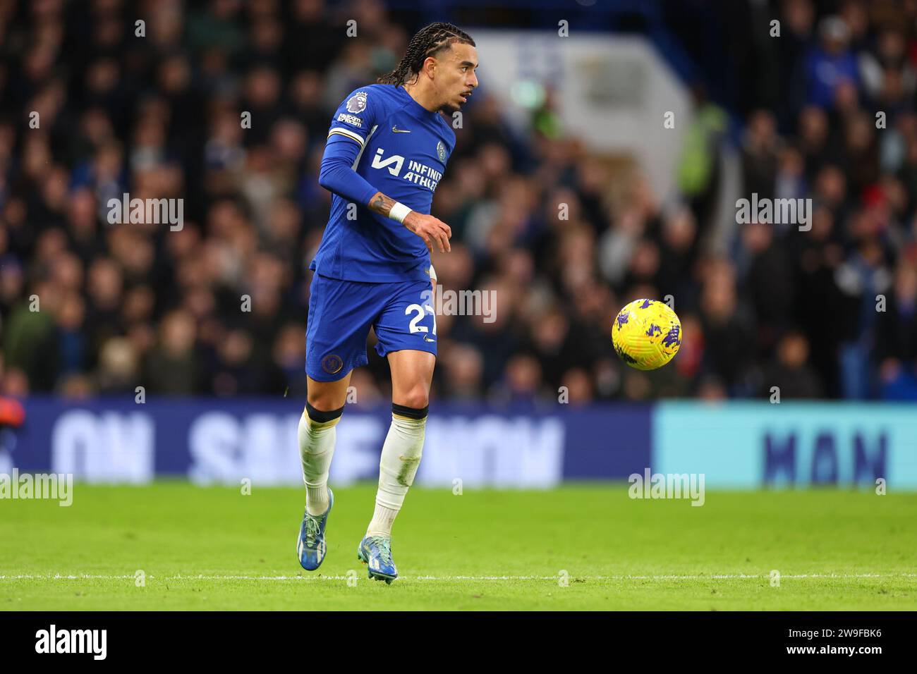 27. Dezember 2023; Stamford Bridge, Chelsea, London, England: Premier League Football, Chelsea gegen Crystal Palace; Malo Gusto aus Chelsea Stockfoto